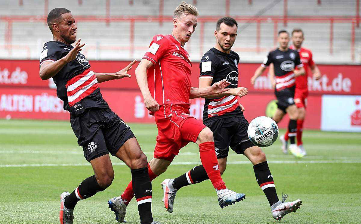 里昂在客场战胜马赛,保持积分榜领先位置的简单介绍 里昂在客场战胜马赛,保持积分榜领先位置的简单介绍