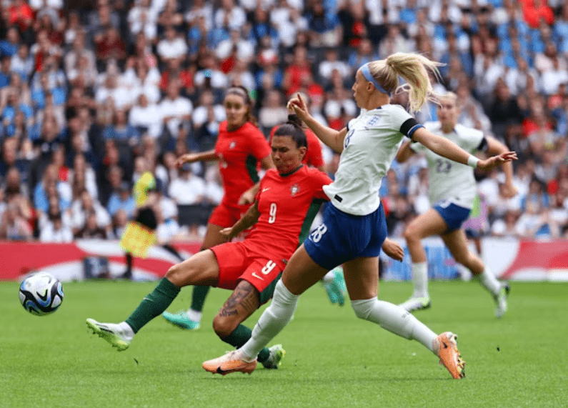 荷兰女足队员签约豪门俱乐部 荷兰女足队员签约豪门俱乐部