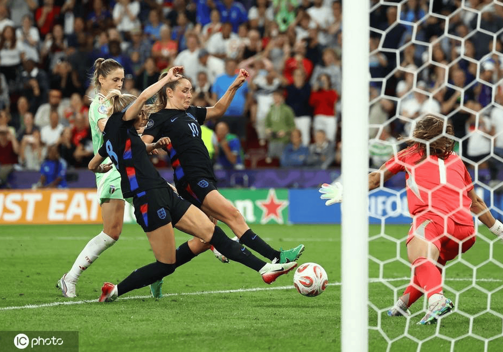 爱游戏娱乐-东京2020，法国女足队迎战意大利队