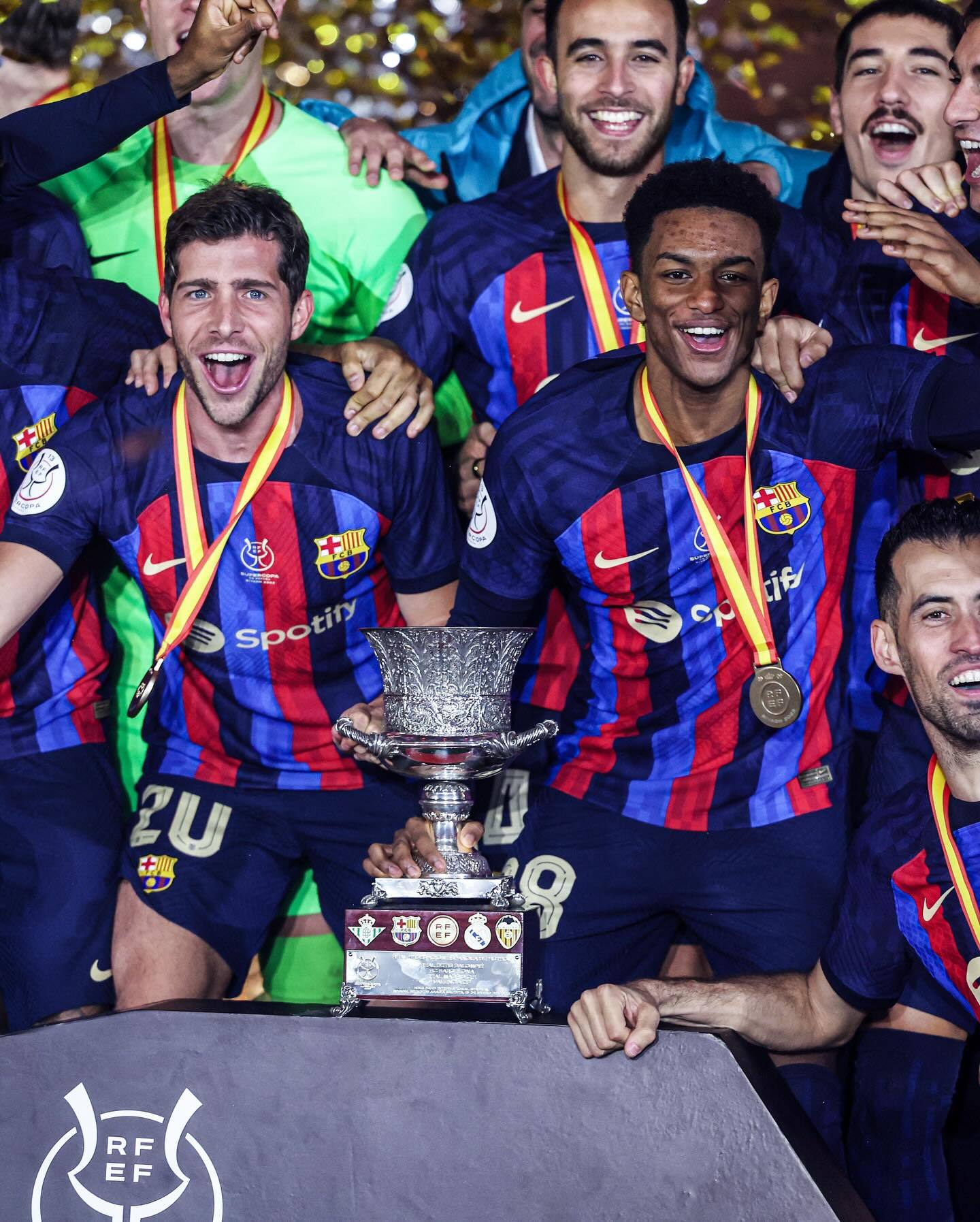 爱游戏-关于巴塞罗那球员表现优异，球队晋级冠军联赛半决赛的信息