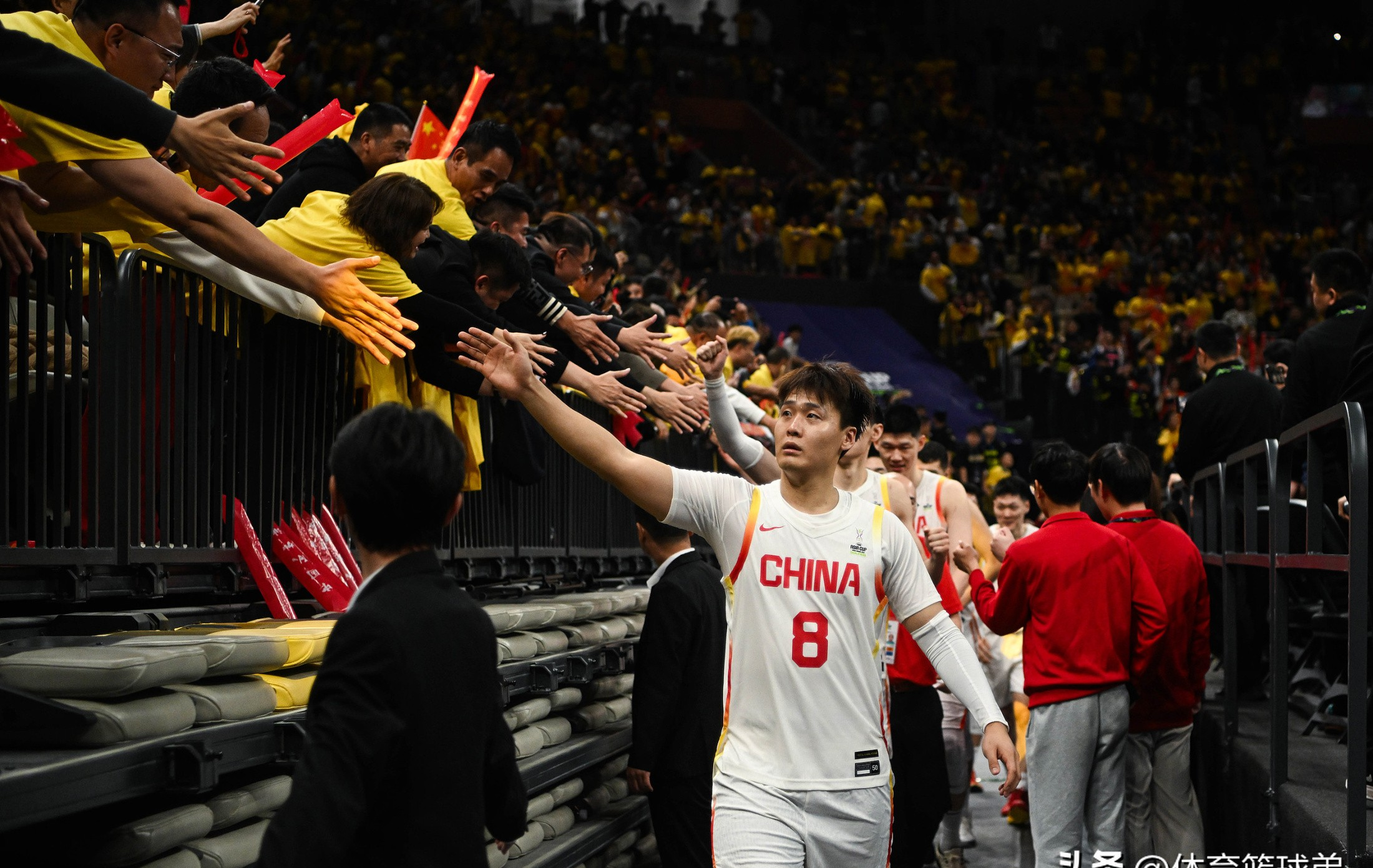 队伍凭实力晋级决赛，球员拼尽全力的简单介绍