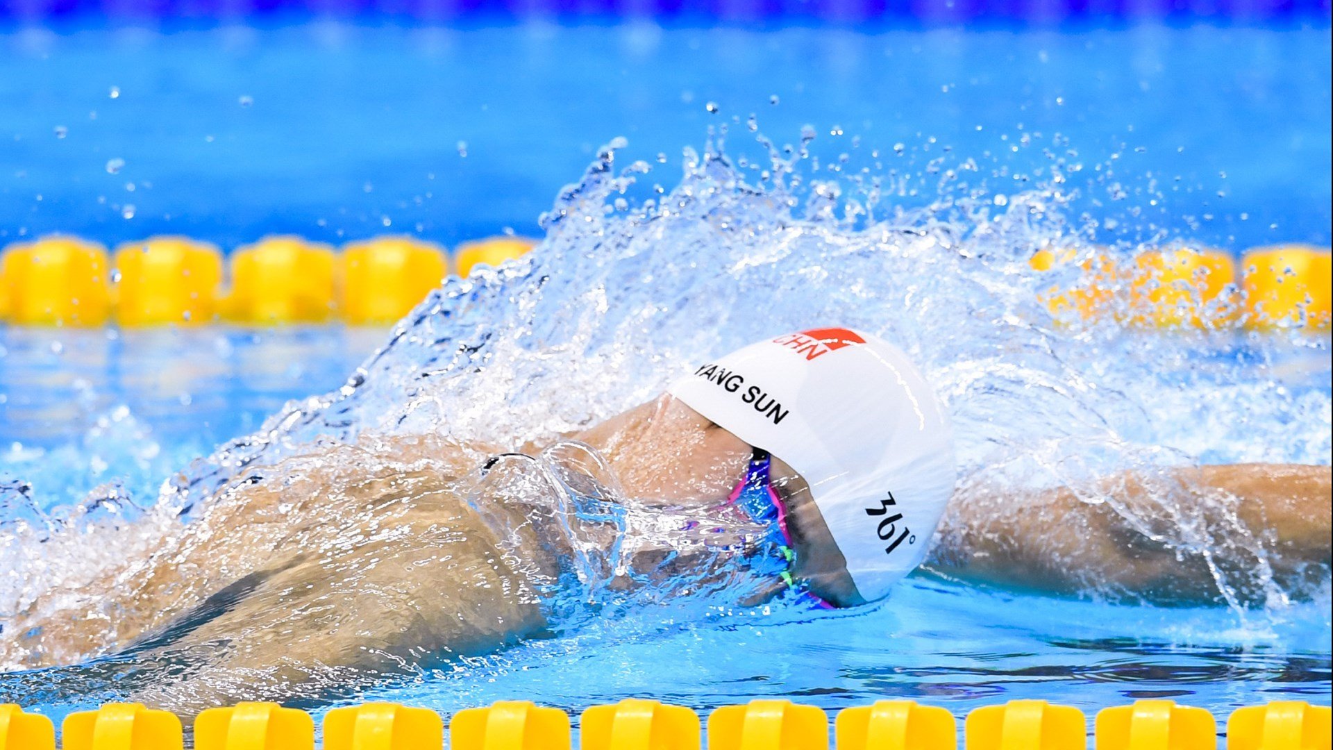 AYX体育赛事-切特掌控全局节奏，吉林队团队篮球完胜热火个人主义